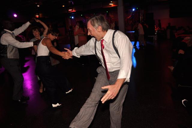 min 2010 11 13 fous swing 103